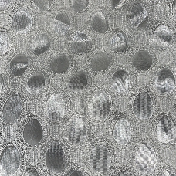 White colored skirt with stretchy waist band. - Picture 6 of 6